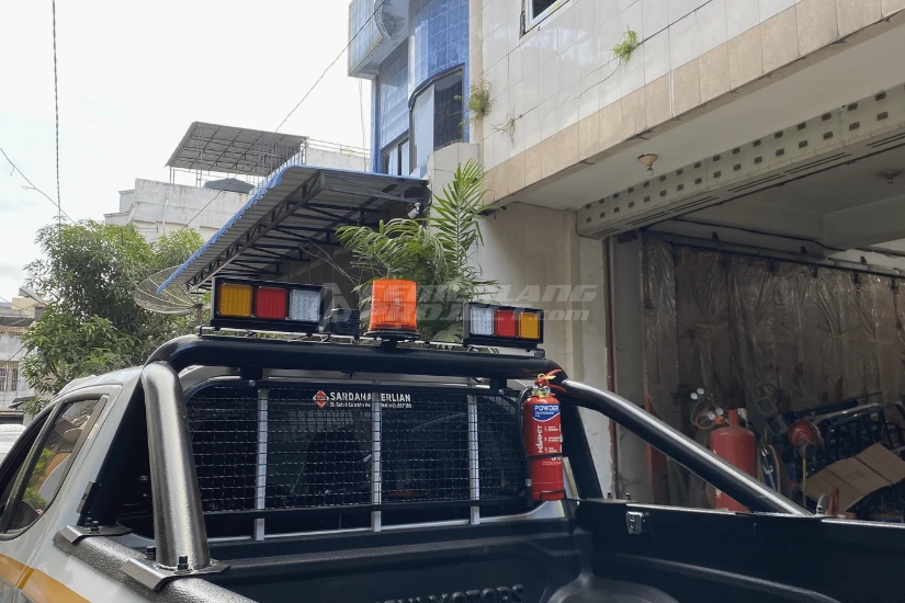 Modifikasi Mobil 4x4